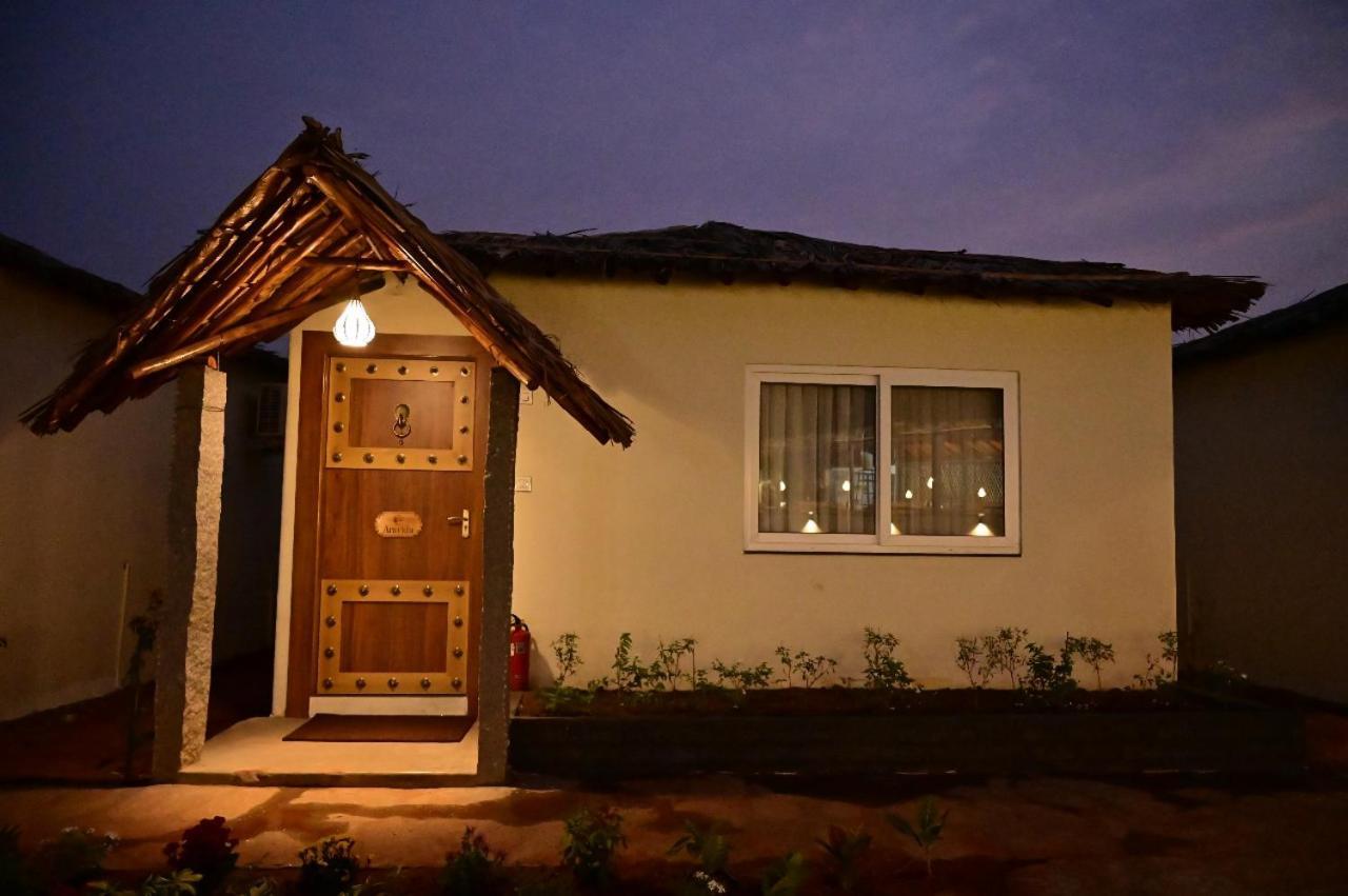 The Hampi Cafe Hotel Kültér fotó